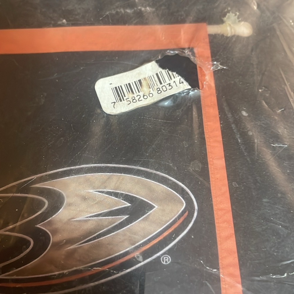 Anaheim Ducks Decorative Flag. - Picture 8 of 10